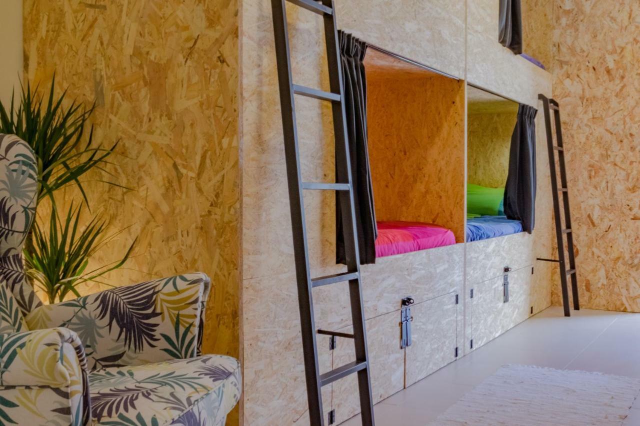 Algarve Surf Hostel - Лагуш Екстер'єр фото