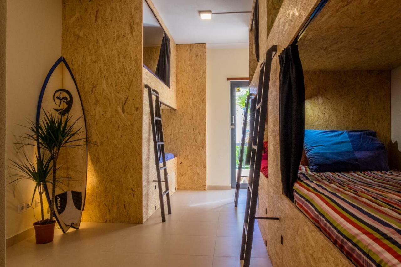Algarve Surf Hostel - Лагуш Екстер'єр фото