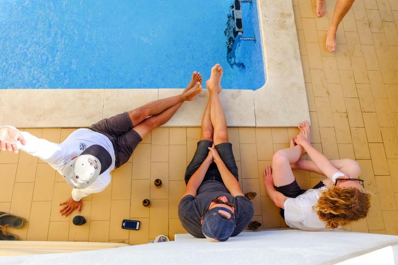 Algarve Surf Hostel - Лагуш Екстер'єр фото